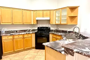 407 W Helena Dr, Phoenix, AZ 85023 - Photo 9
