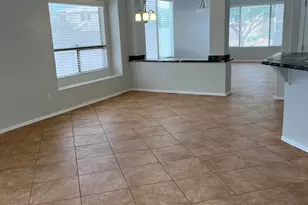 407 W Helena Dr, Phoenix, AZ 85023 - Photo 5