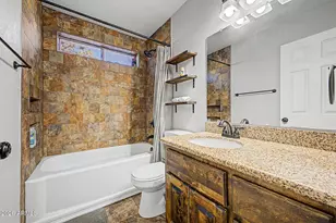 1717 E Greenway Cir, Phoenix, AZ 85042 - Photo 13