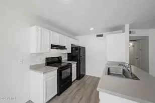 5236 W Peoria Ave, Glendale, AZ 85302 - Photo 11