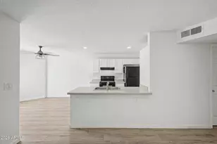 5236 W Peoria Ave, Glendale, AZ 85302 - Photo 13