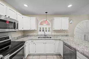 7518 W Kerry Ln, Glendale, AZ 85308 - Photo 9