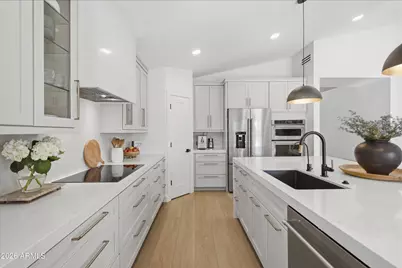 18204 N 86th Lane, Peoria, AZ 85382 - Photo 13