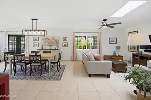 11242 N 44th Ct, Phoenix, AZ 85028 - Photo 9