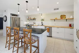 11242 N 44th Ct, Phoenix, AZ 85028 - Photo 13