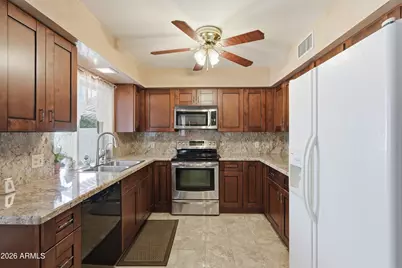 4901 W Seldon Lane, Glendale, AZ 85302 - Photo 17