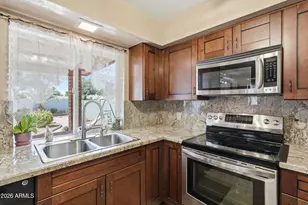 4901 W Seldon Ln, Glendale, AZ 85302 - Photo 19