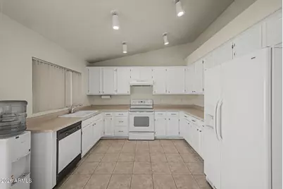 6657 N 77th Drive, Glendale, AZ 85303 - Photo 11