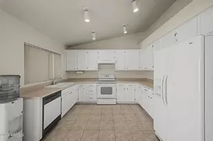 6657 N 77th Dr, Glendale, AZ 85303 - Photo 11