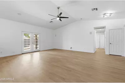 14215 N 39th Drive, Phoenix, AZ 85053 - Photo 9