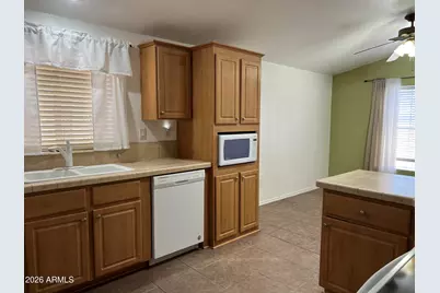 10960 N 67th Avenue #168, Glendale, AZ 85304 - Photo 9