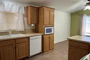 10960 N 67th Ave, Glendale, AZ 85304 - Photo 9