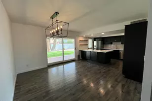 8744 E Rose Ln, Scottsdale, AZ 85250 - Photo 3