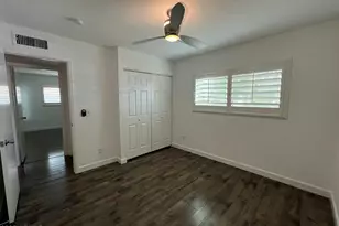 8744 E Rose Ln, Scottsdale, AZ 85250 - Photo 9