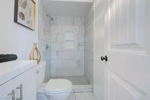 6002 W Catalina Dr, Phoenix, AZ 85033 - Photo 7