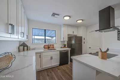6002 W Catalina Drive, Phoenix, AZ 85033 - Photo 3