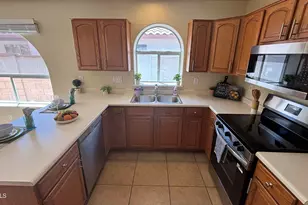 12721 W Palm Ln, Avondale, AZ 85392 - Photo 7