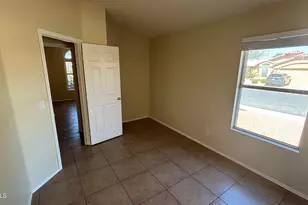 12721 W Palm Ln, Avondale, AZ 85392 - Photo 15