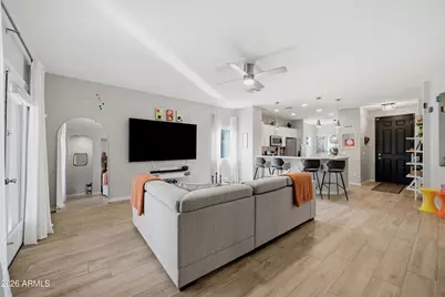 828 W Leadwood Avenue, San Tan Valley, AZ 85140 - Photo 5