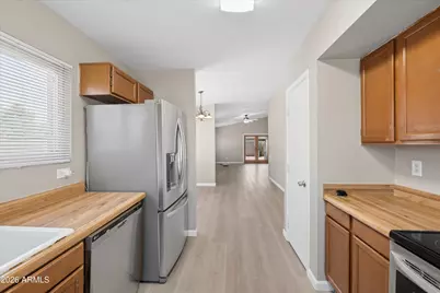 11904 N 76th Lane, Peoria, AZ 85345 - Photo 9