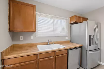 11904 N 76th Lane, Peoria, AZ 85345 - Photo 7
