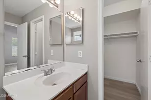 11904 N 76th Ln, Peoria, AZ 85345 - Photo 13