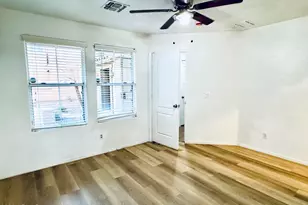 2016 N 78th Glen, Phoenix, AZ 85035 - Photo 9