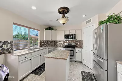735 E Geronimo Street, Chandler, AZ 85225 - Photo 11