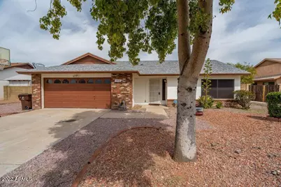8826 W Diana Avenue, Peoria, AZ 85345 - Photo 1