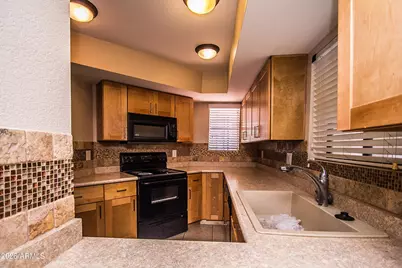 7755 E Thomas Road #Unit 18, Scottsdale, AZ 85251 - Photo 11