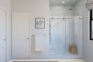 5451 S 35th Way, Phoenix, AZ 85040 - Photo 15
