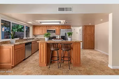 2705 W Summit Place, Chandler, AZ 85224 - Photo 11