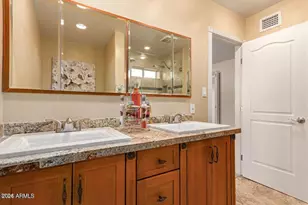 2705 W Summit Pl, Chandler, AZ 85224 - Photo 5