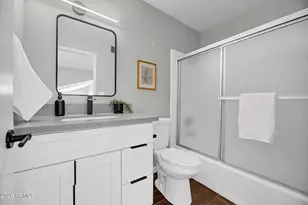 7 E Loma Ln, Phoenix, AZ 85020 - Photo 17