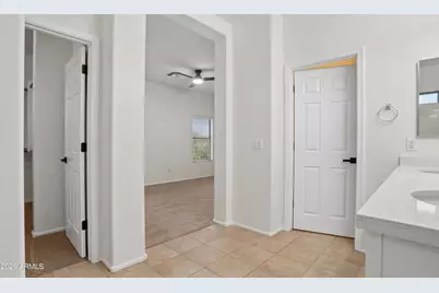 2575 W Amber Sun Drive, Phoenix, AZ 85085 - Photo 31