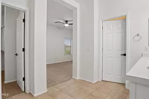 2575 W Amber Sun Dr, Phoenix, AZ 85085 - Photo 31