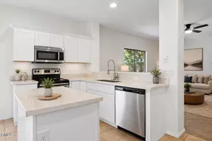 2575 W Amber Sun Dr, Phoenix, AZ 85085 - Photo 3
