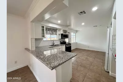 2914 N 49th Avenue, Phoenix, AZ 85031 - Photo 9