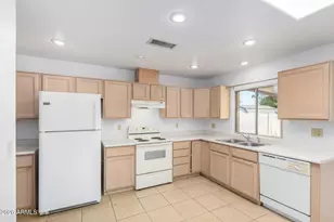 2118 E Carson Dr, Tempe, AZ 85282 - Photo 13