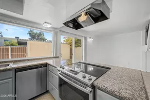 2046 W Hazelwood Pkwy, Phoenix, AZ 85015 - Photo 5