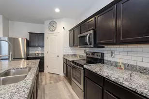 37157 W Capri Ave, Maricopa, AZ 85138 - Photo 9