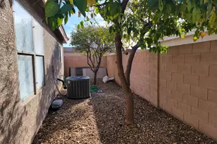 2259 E Spruce Dr, Chandler, AZ 85286 - Photo 15