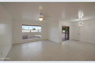 10355 W Caron Drive, Sun City, AZ 85351 - Photo 9