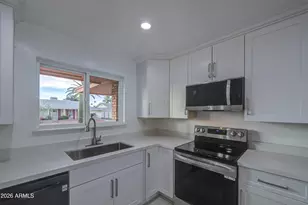 10355 W Caron Dr, Sun City, AZ 85351 - Photo 17