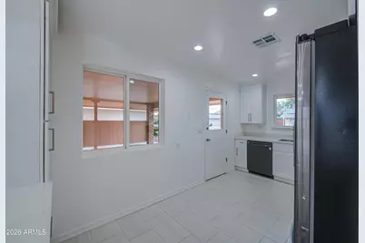 10355 W Caron Drive, Sun City, AZ 85351 - Photo 15
