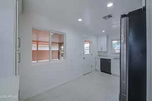 10355 W Caron Dr, Sun City, AZ 85351 - Photo 15