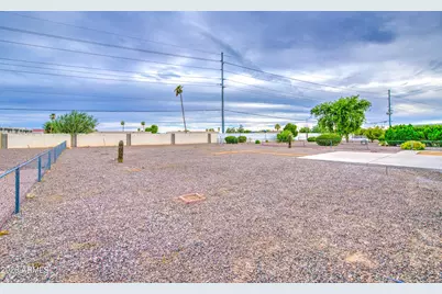 10355 W Caron Drive, Sun City, AZ 85351 - Photo 37