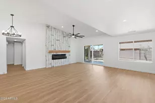 4062 W Christy Dr, Phoenix, AZ 85029 - Photo 7