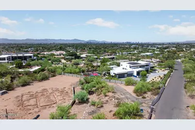 4853 E White Gates Drive #11, Phoenix, AZ 85018 - Photo 13