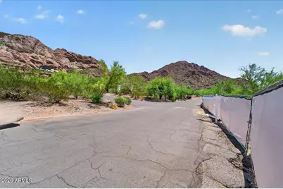 4853 E White Gates Drive #11, Phoenix, AZ 85018 - Photo 19